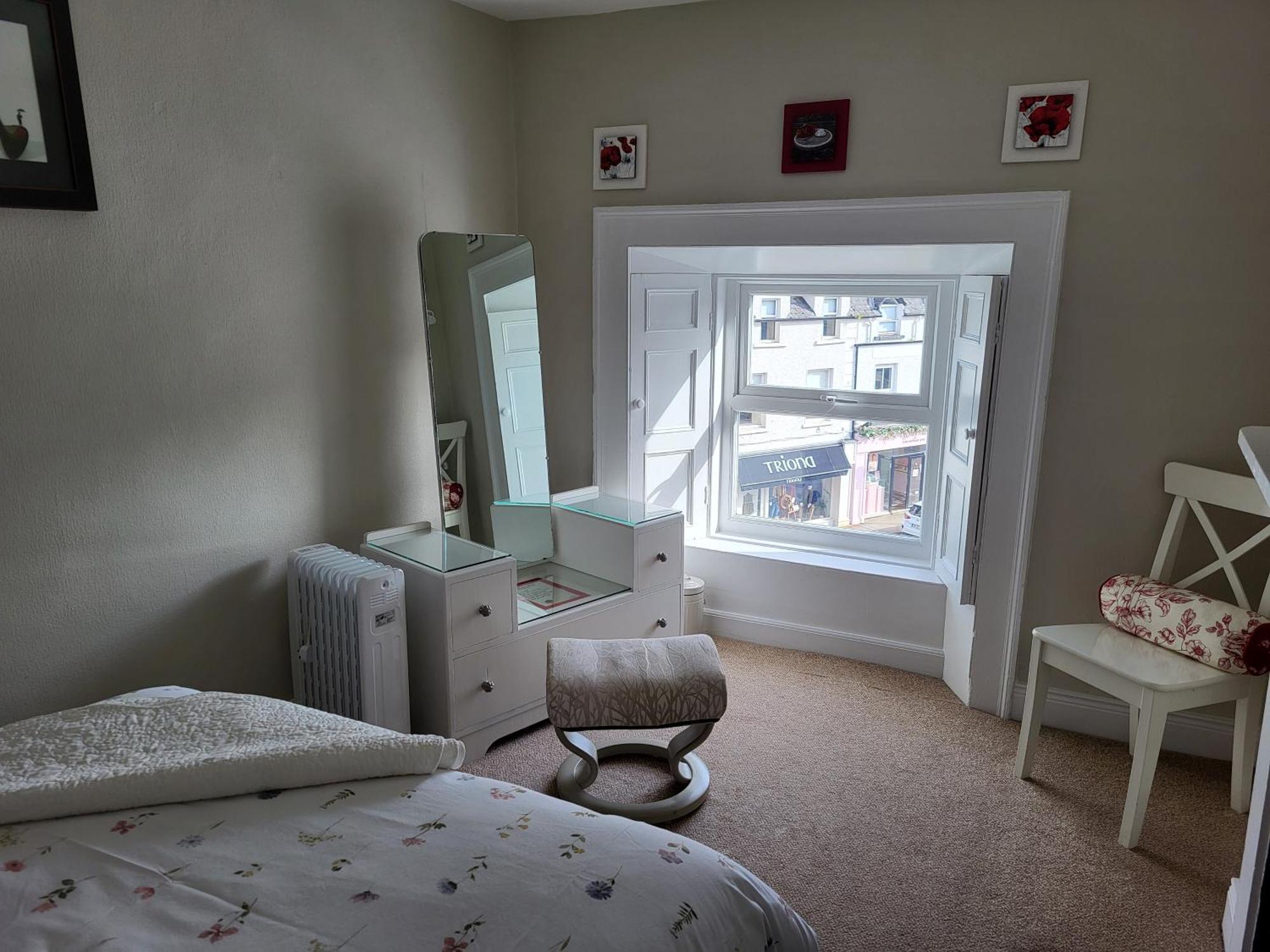 Charming 2-bed In Centre * Donegal Town